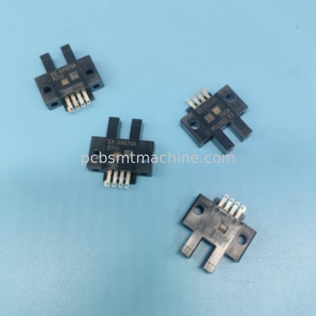EE-SX670A Photomicrosensor de type fente avec type de connecteur sélectionnable sombre/éclair