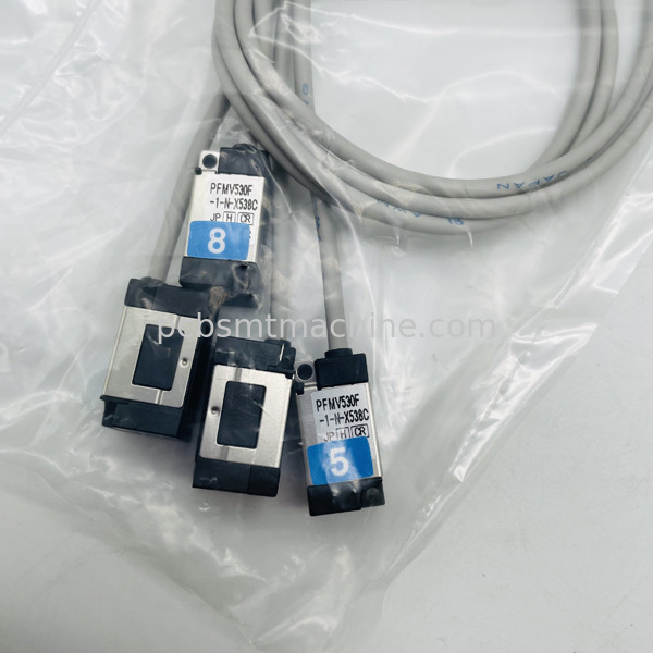 Augmentez vos opérations SMT avec la précision et la fiabilité du capteur de débit MTNS000438AA de Panasonic